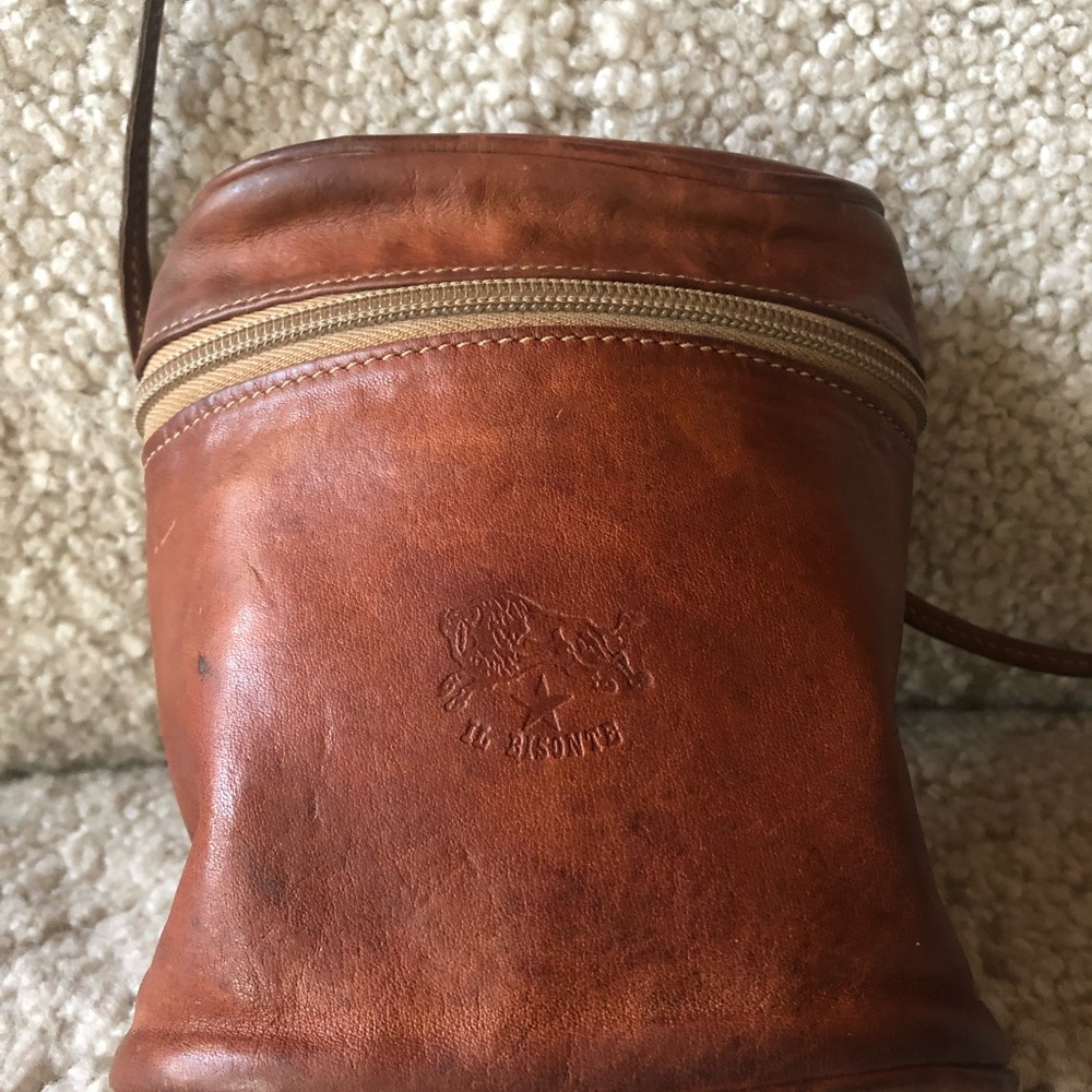 Vintage IL Bisonte binocular bag.